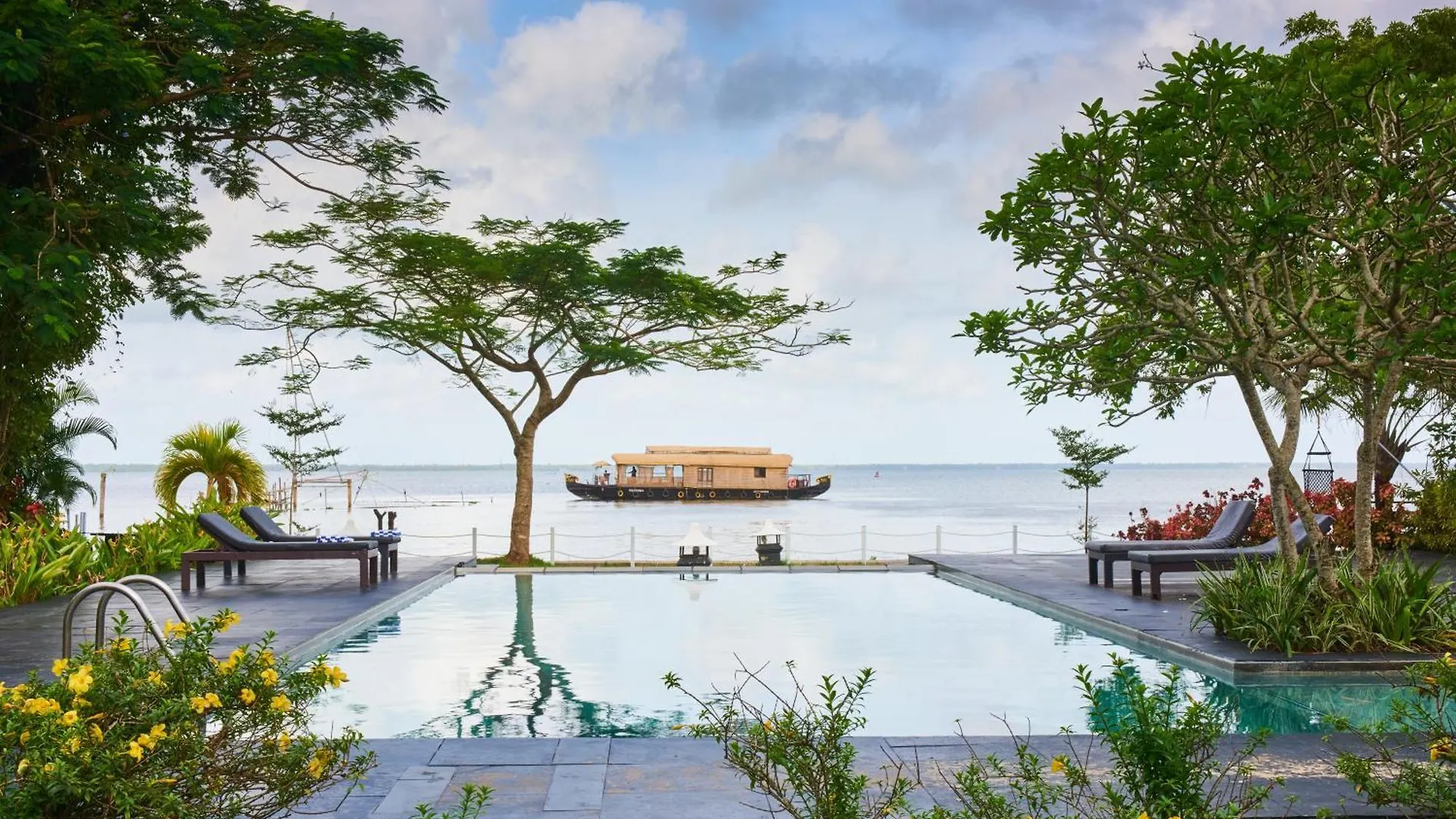 Deshadan Backwater Resort - The Best Sunrise View Alappuzha
